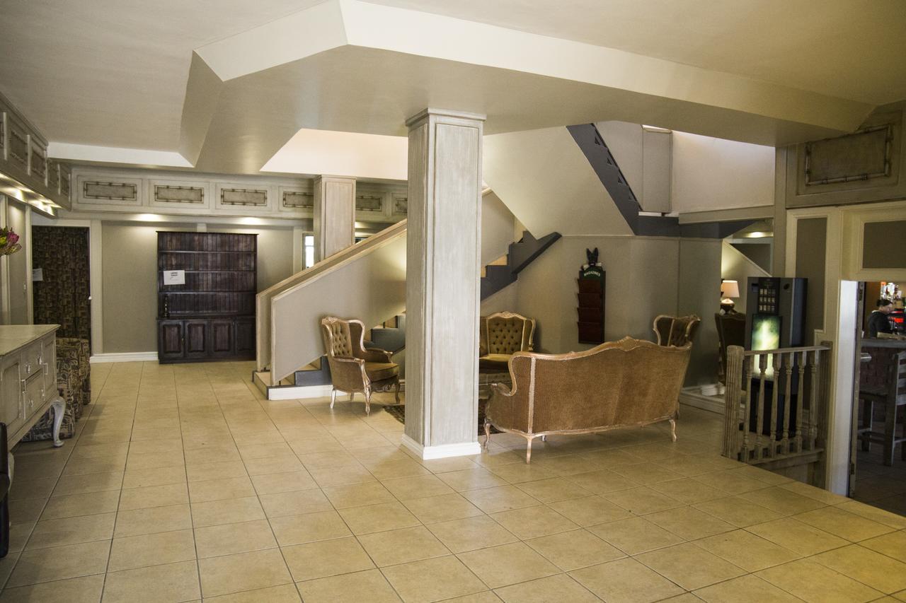 Savoy Hotel Джефрис-Бей Экстерьер фото